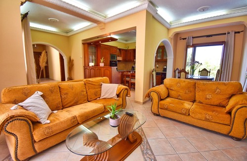 Pagi Cabaña | House with a small swiming pool