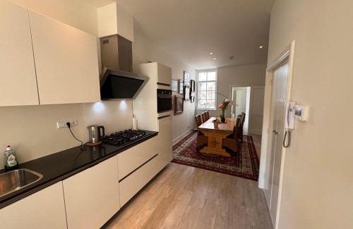 De Weteringschans Apartamento | House with 2 private independent studio's 120 m2 CENTRAL AMSTERDAM