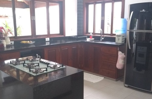 Portal das Artes Casa | Casa con 3 suites, piscina en un barrio residencial, hasta 7 personas.
