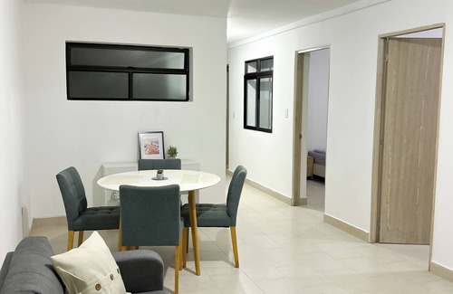 Guayabal Casa | Casa con 4 habitaciones cerca al Poblado en Medellín.