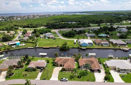 Port Charlotte Casa | House With A Boat - Boat, Heated Pool, Fishing