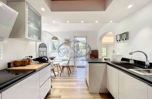 Cavaliere Chalet De Esquí | House with a pool and sea view in a quiet area in Cavalière