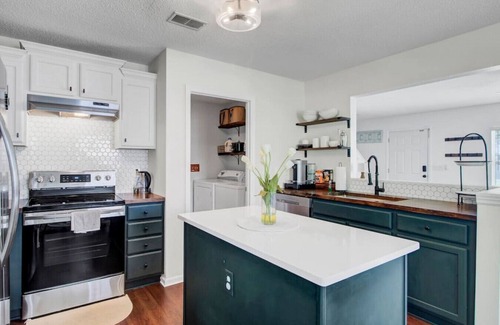 North Charleston Casa | House with Backyard near the Charleston Naval Base