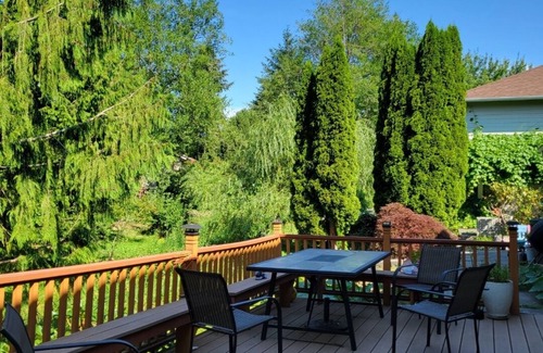 Fircrest Casa | House with Creek
