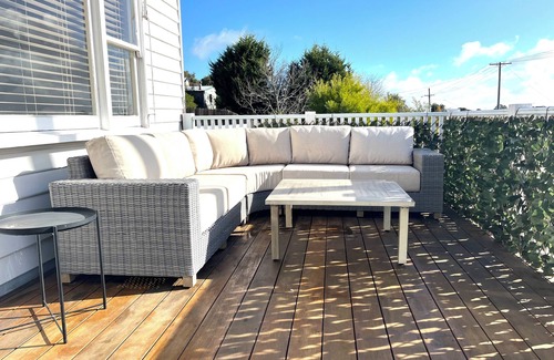 Creswick Casa | House with forest views in vibrant central goldfields town only 1.5hr from Melb