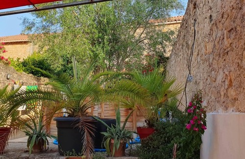 Cazouls-les-Beziers Casa | House with outdoor space. Small swimming pool and barbecue
