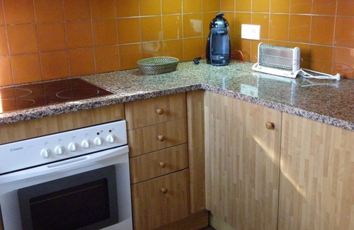 Monells Cabaña | Casa con jardín y terraza, ideal para relajarse, cerca de la Costa Brava