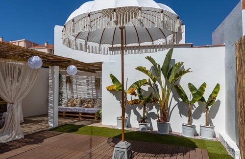 Sines Casa | House with indoor and outdoor garden - 5 minutes walk from the beach