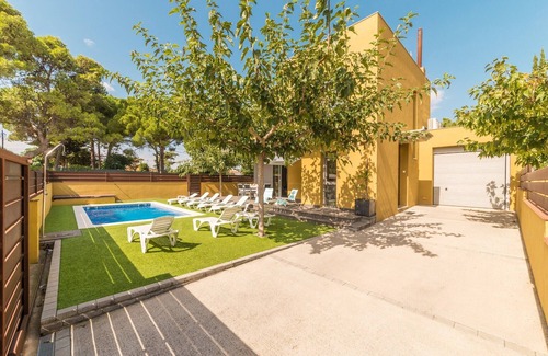 L'Escala Villa | Casa con amplio jardín y piscina privada.
