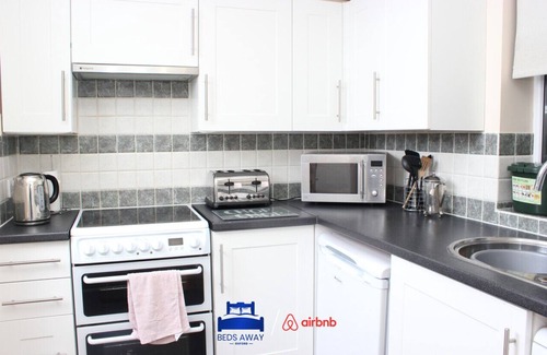 Littlemore Casa | Hermosa casa de 4 dormitorios, tiene capacidad para 7 con estacionamiento