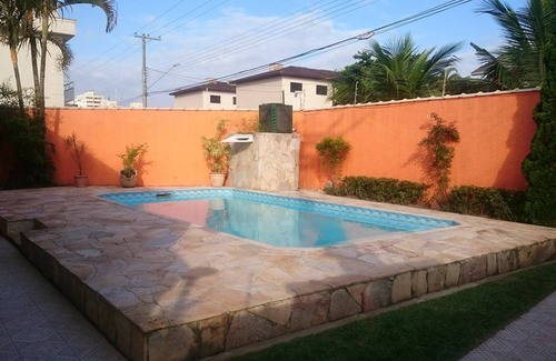 Vila Clais Casa | House with pool 3 suites 50 m from the beach