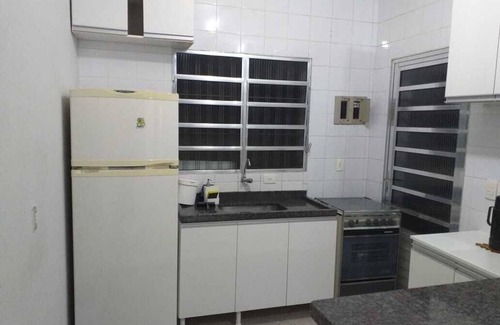 Jardim Britania Casa | House with pool and barbecue Caraguatatuba in condominium with Wi-Fi