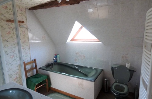 Tourtoirac Casa | Casa con piscina en una aldea tranquila, 4 campos.