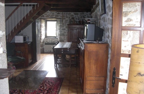 Mourjou Casa | Casa con piscina en el campo de Cantal