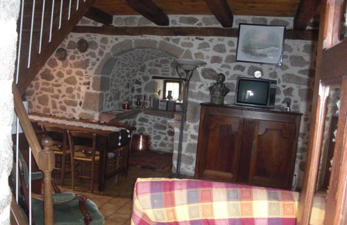 Mourjou Casa | Casa con piscina en el campo de Cantal