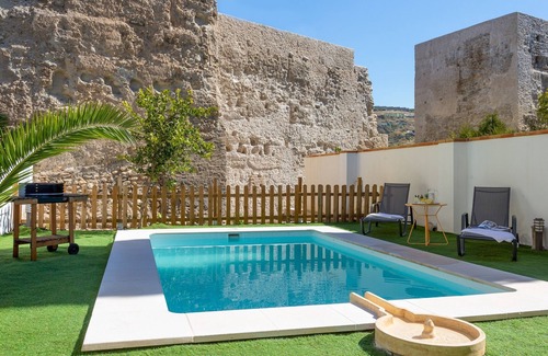 Albaicín Casa | House with pool & parking Albaicín. San Nicolas