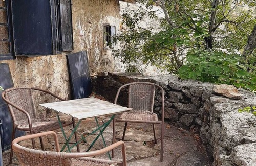 Covilha Casa | HOUSE WITH PRIVATE NATURAL POOL PET FRIENDLY 7 KM COVILHÃ 3 KM PENHAS SAUDE