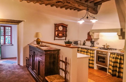 Buti Casa | House with private pool and panoramic views 20km from Pisa, 1km from village