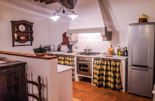 Buti Casa | House with private pool and panoramic views 20km from Pisa, 1km from village