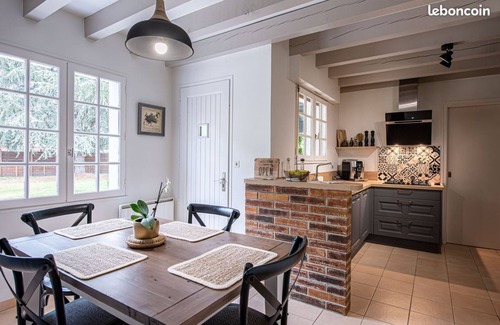 Bostens Casa | House with private pool for family vacations near golf courses and lakes