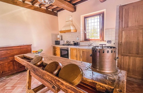 Deruta Villa | House With Private Pool and Fenced Garden in Quiet Location. Panoramic Views