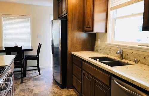 Warner Center Casa | House with Private Pool/Jaccuzi With Optional Pool heater