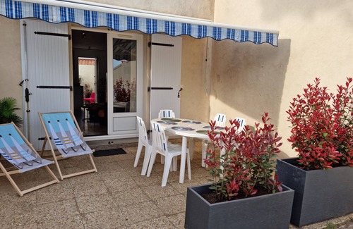 La Tranche-sur-Mer Casa | House with sea view, 20 steps from the beach