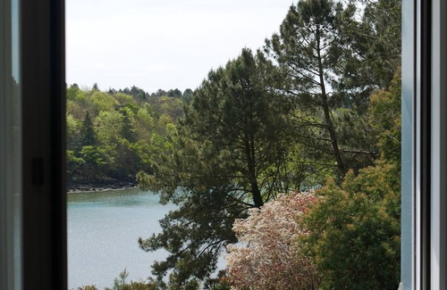Gouesnach Casa | house with sea river view, with jacuzzi spa
