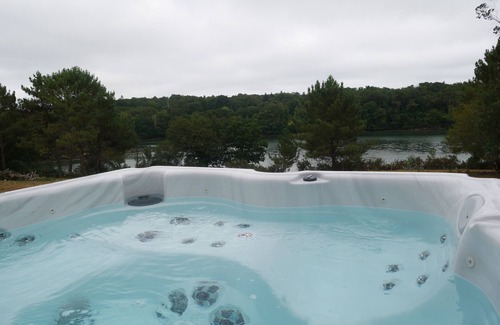 Gouesnach Casa | house with sea river view, with jacuzzi spa