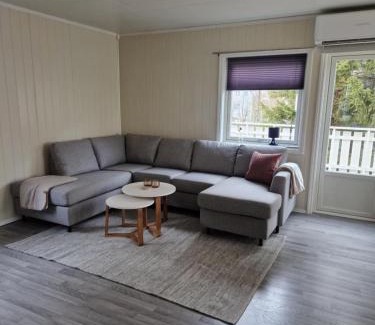 Lyngseidet Casa | House with terrace and a big garden in centrum of Lyngseidet