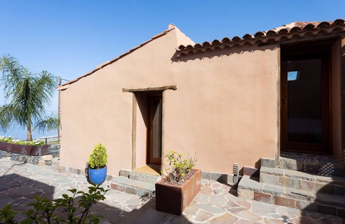 Guía de Isora Cabaña | CASA CON VISTA A TRES ISLAS CANARIAS
