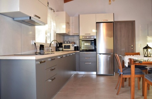 Livadia Casa | House with wonderful sea and mountain view