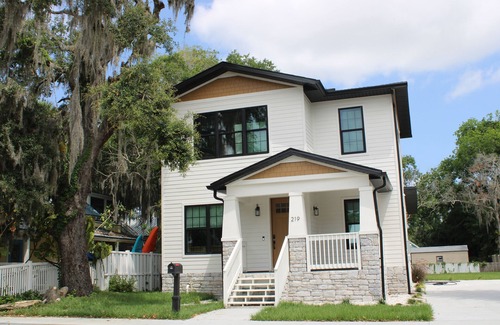 Historic District Casa | House within walking distance of the marina and the historic downtown!