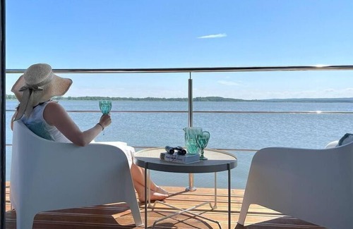 Łazy Alquiler De Eote | Casa flotante en Lago Jamno con terraza
