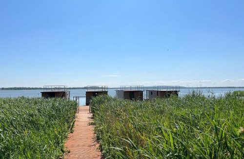 Łazy Alquiler De Eote | Houseboat by Lake Jamno with Rooftop Terrace