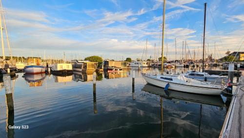 Monnickendam Alquiler De Eote | Houseboat De Amstel