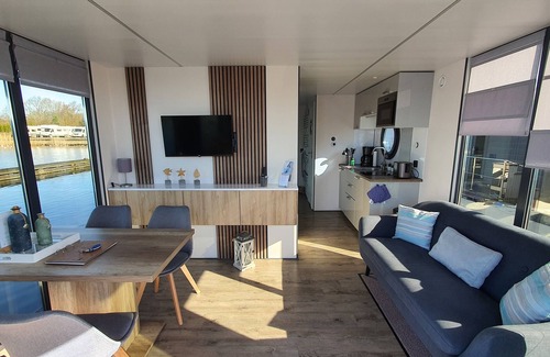 Schleswig Alquiler De Eote | Houseboat Fjord Dory with bio-sauna and roof terrace in Schleswig
