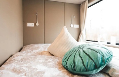 Domitz Apartamento | Houseboat for 4 guests with 50m² in Dömitz (188578)