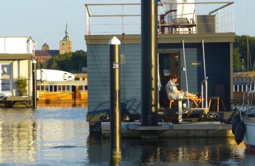 Knieper Nord Alquiler De Eote | Houseboat Harmony
