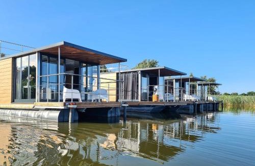 Mielno Alquiler De Eote | Houseboat in azy near Lake Jamno
