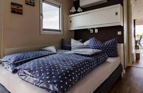 Ribnitz Alquiler De Eote | Houseboat in Ribnitz Damgarten