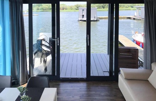 Kamien Pomorski Alquiler De Eote | Houseboat in Kamien Pomorski with a terrace