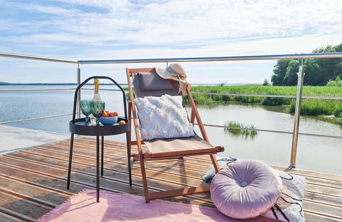 Łazy Alquiler De Eote | Casa flotante en Łazy junto al lago Jamno