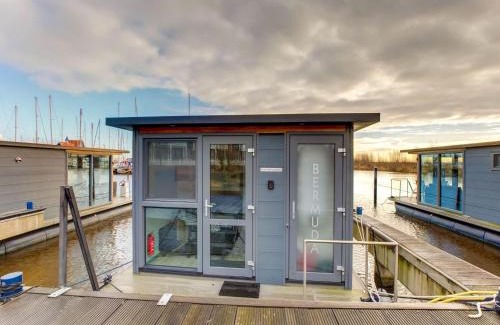 Volendam Alquiler De Eote | Houseboat in Volendam near Fort Edam
