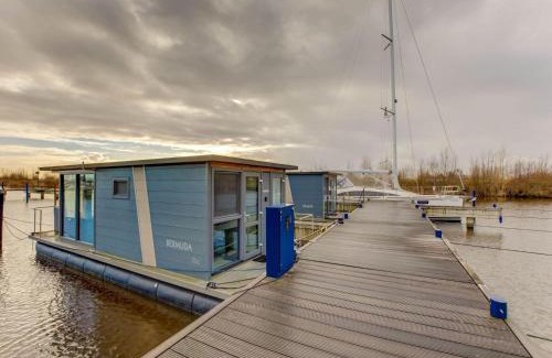 Volendam Alquiler De Eote | Houseboat in Volendam near Fort Edam