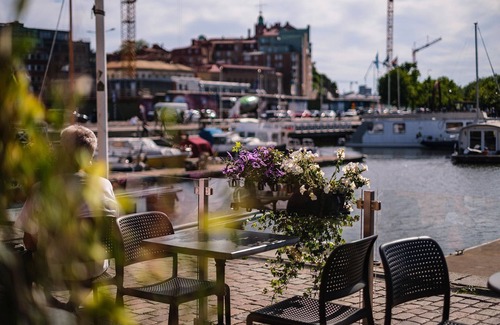 Centrum Alquiler De Eote | Houseboat Vega 2 in Gothenburg City.