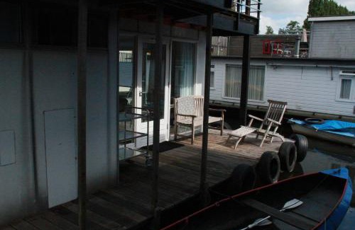 Stadionbuurt Cama Y Desayuno | Houseboat Studio Sooki