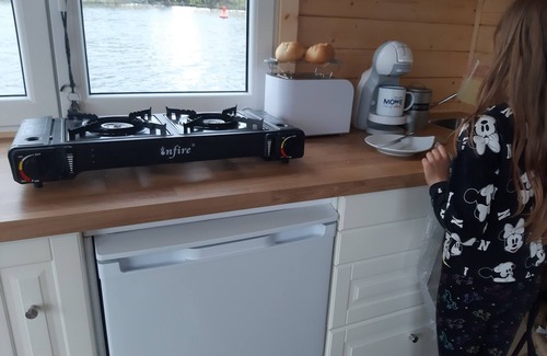 Muritz Alquiler De Eote | Houseboat - Vacation.... where the frog jumps into the water.