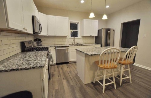West Columbus Casa | Housepitality - Franklinton Manor - Spacious