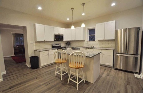 West Columbus Casa | Housepitality - Franklinton Manor - Spacious